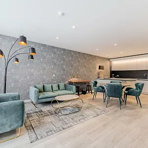 Acropolis - Luxury Appartments I Hotelservice And Parking Aparthotel